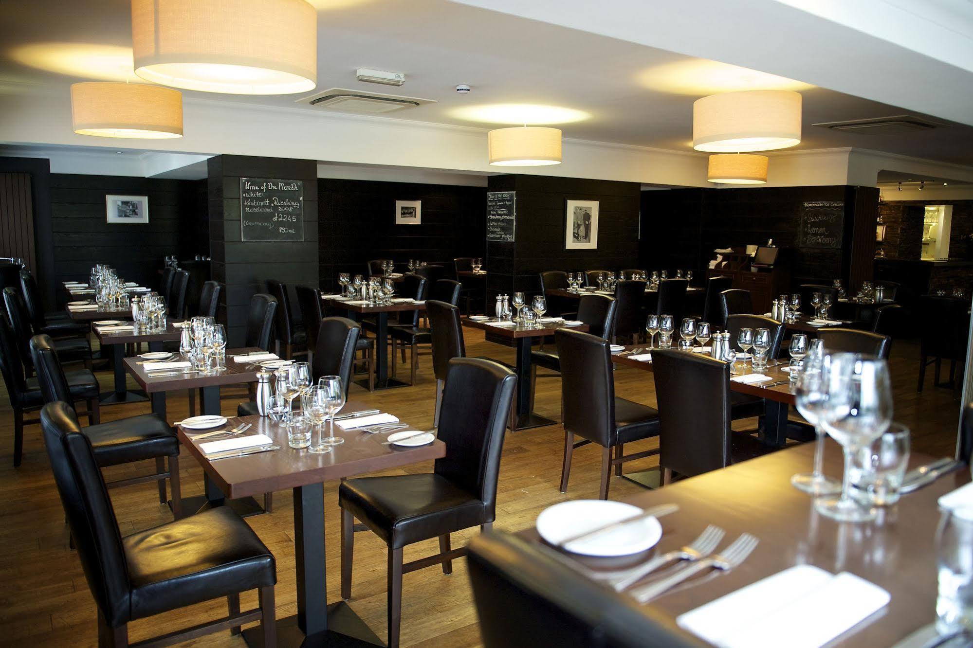 Nevis Bank Inn Fort William Luaran gambar